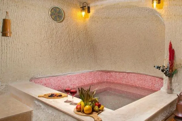 Deluxe Suite, Havuzlu