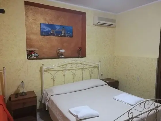 Üç Kişilik Oda