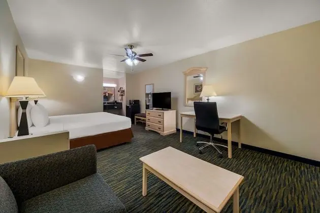 Standard Oda, 1 En Büyük (King) Boy Yatak, Sigara İçilebilir, Buzdolabı ve Mikrodalga