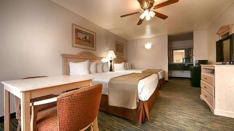 Standard Oda, 2 Büyük (Queen) Boy Yatak, Sigara İçilebilir, Buzdolabı ve Mikrodalga