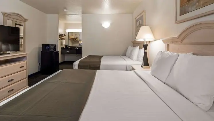 Standard Oda, 2 Büyük (Queen) Boy Yatak, Sigara İçilmez, Buzdolabı ve Mikrodalga