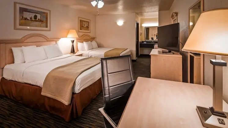 Standard Oda, 2 Büyük (Queen) Boy Yatak, Sigara İçilmez, Buzdolabı ve Mikrodalga