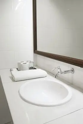Üç Kişilik Oda