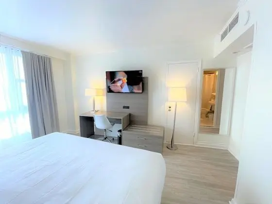 Full or Queen Bed Room