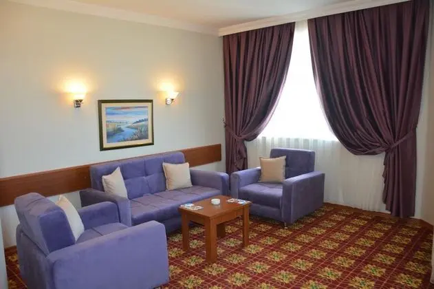 Aile Odası, Şehir Manzaralı