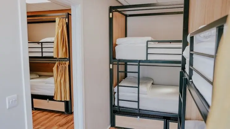 Ortak Ranzalı Oda, Karma Ranzalı Oda (Sleep 8)
