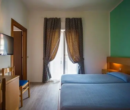 Classic Tek Büyük Yataklı Oda, Balkon, Göl Manzaralı