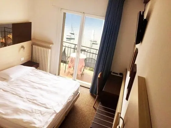 Superior Tek Büyük Yataklı Oda, Balkon, Göl Manzaralı