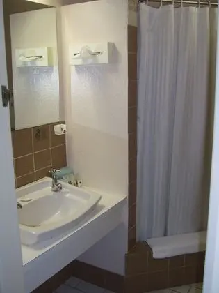 Standard Oda, Sigara İçilmez (Budget Queen Room)