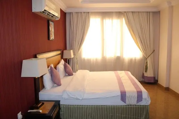 Deluxe Tek Büyük Yataklı Oda