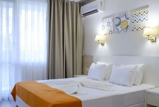 Standard Tek Büyük Yataklı Oda