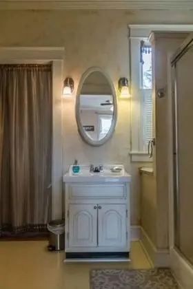Süit, Özel Banyo (Master Suite with Private Bath)