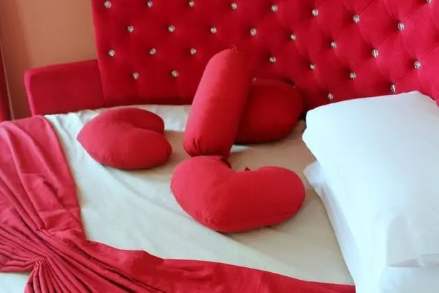 Süit, Balkon, Kısmi Deniz Manzaralı