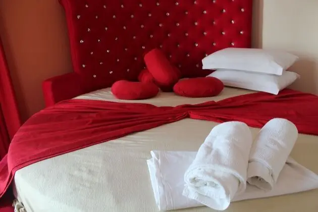 Süit, Balkon, Kısmi Deniz Manzaralı