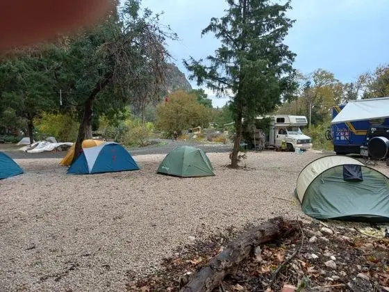 Kamp Alanı, Bahçe Manzaralı
