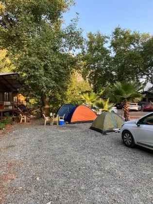 Kamp Alanı, Bahçe Manzaralı