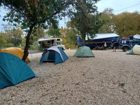Kamp Alanı, Bahçe Manzaralı