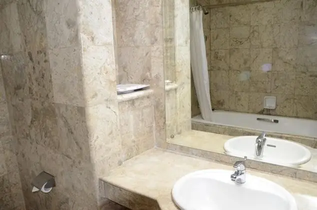 Deluxe Tek Büyük veya İki Ayrı Yataklı Oda