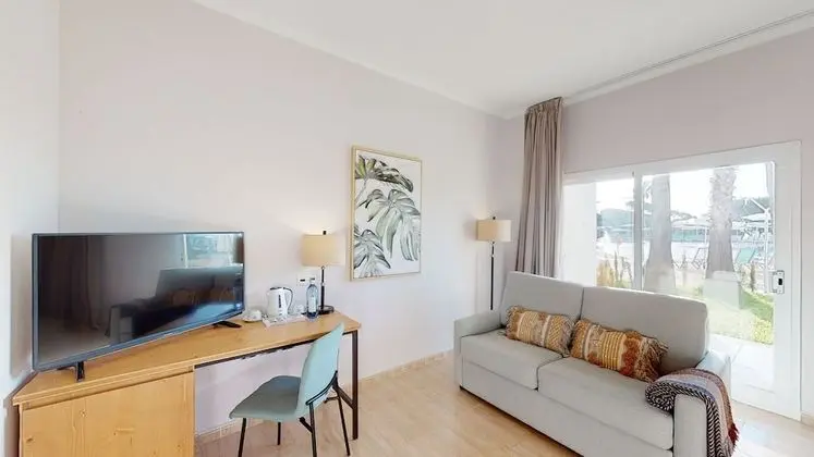 Premium Tek Büyük Yataklı Oda, Bahçe Manzaralı (2 adults)