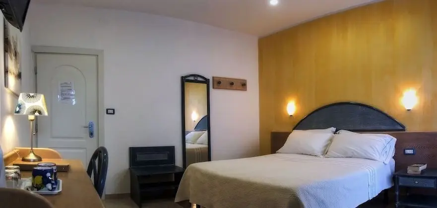 Tek Büyük Yataklı Oda, Dağ Manzaralı