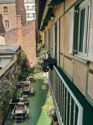 Tek Büyük veya İki Ayrı Yataklı Oda, Veranda