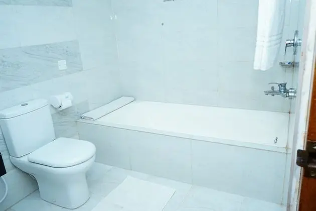 Family Tek Büyük veya İki Ayrı Yataklı Oda