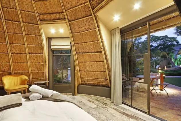 Luxury Oda