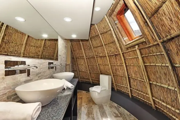 Luxury Oda