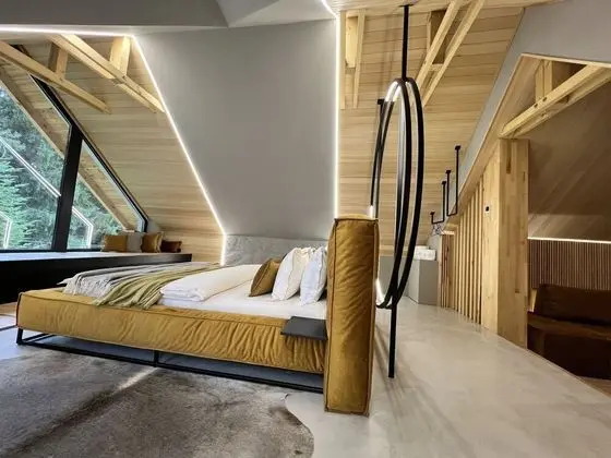 Junior Çatı Katı (Loft)