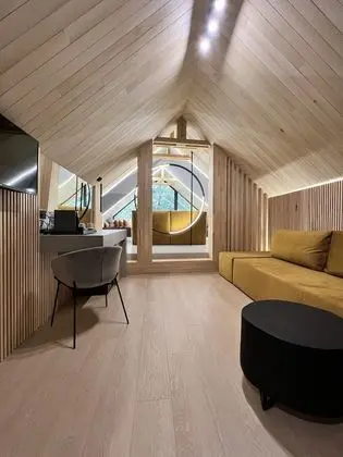 Junior Çatı Katı (Loft)