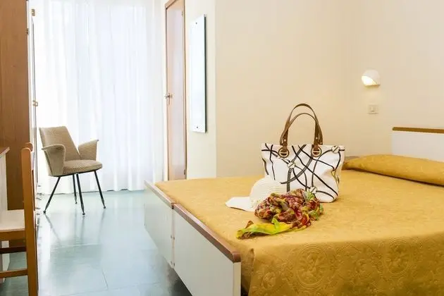 Comfort Tek Büyük veya İki Ayrı Yataklı Oda