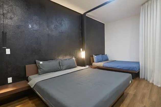 City Üç Kişilik Oda, Sigara İçilmez, Penceresiz