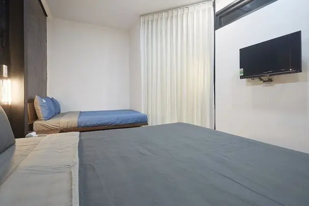 City Üç Kişilik Oda, Sigara İçilmez, Penceresiz