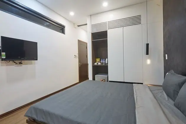 City Üç Kişilik Oda, Sigara İçilmez, Penceresiz