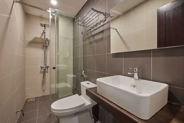 Deluxe Tek Büyük Yataklı Oda, Balkon, Nehir Manzaralı