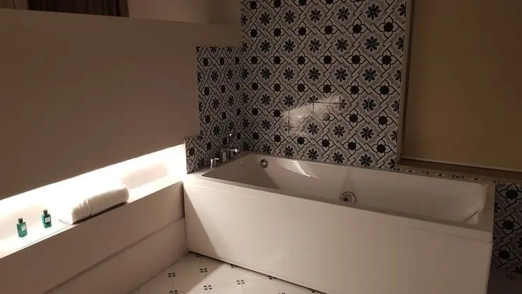 Deluxe Süit, 1 En Büyük (King) Boy Yatak, Sıcak Su Küveti, Denize Bakan