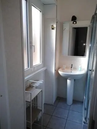 Standard Oda, 1 Büyük (Queen) Boy Yatak, Sigara İçilmez, Özel Banyo