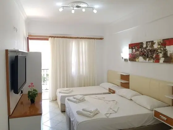 Business Tek Büyük veya İki Ayrı Yataklı Oda