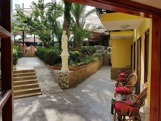 Honeymoon Üç Kişilik Oda