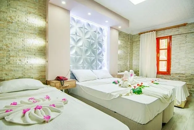 Honeymoon Üç Kişilik Oda
