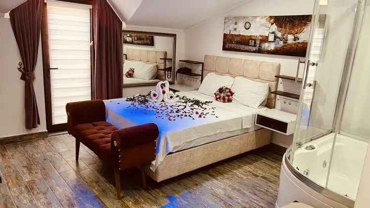 Jakuzili Comfort Custom Room