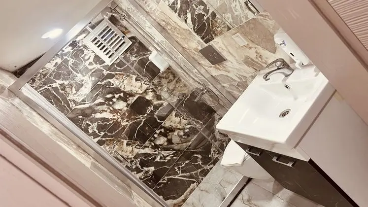 Jakuzili Comfort Custom Room