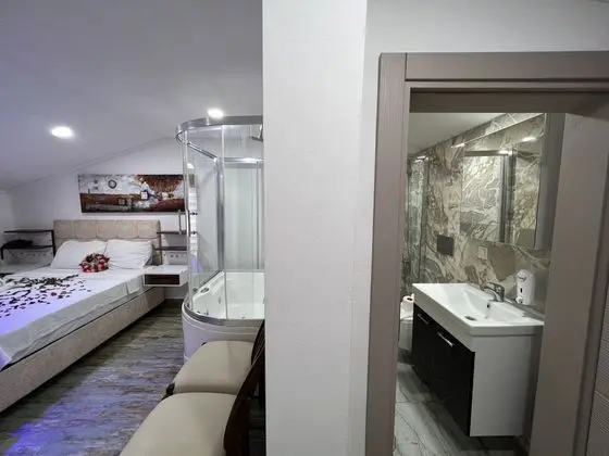 Jakuzili Comfort Custom Room
