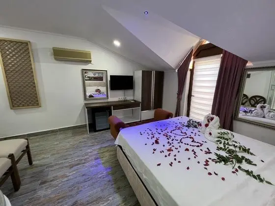 Jakuzili Comfort Custom Room