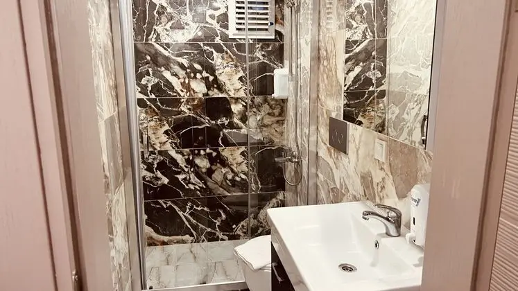 Jakuzili Comfort Custom Room