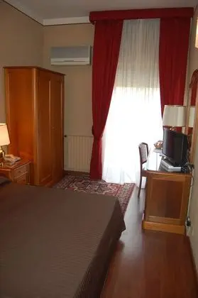 Büyük Yataklı Tek Kişilik Oda