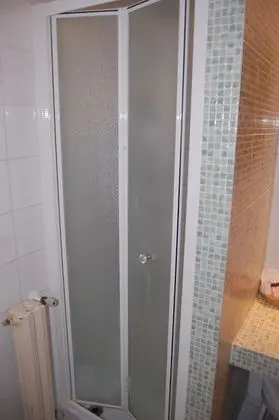 Büyük Yataklı Tek Kişilik Oda