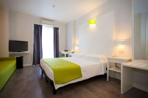 Comfort Tek Büyük veya İki Ayrı Yataklı Oda