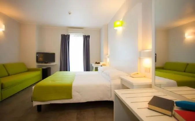 Comfort Tek Büyük veya İki Ayrı Yataklı Oda