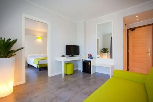 Süit, Jakuzi (Small)